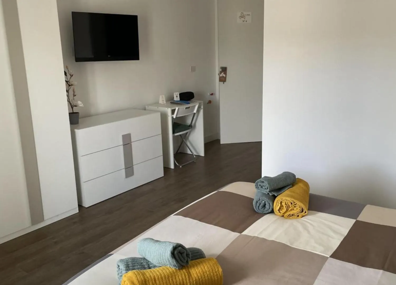 Bed & Breakfast Mama B&B Agira