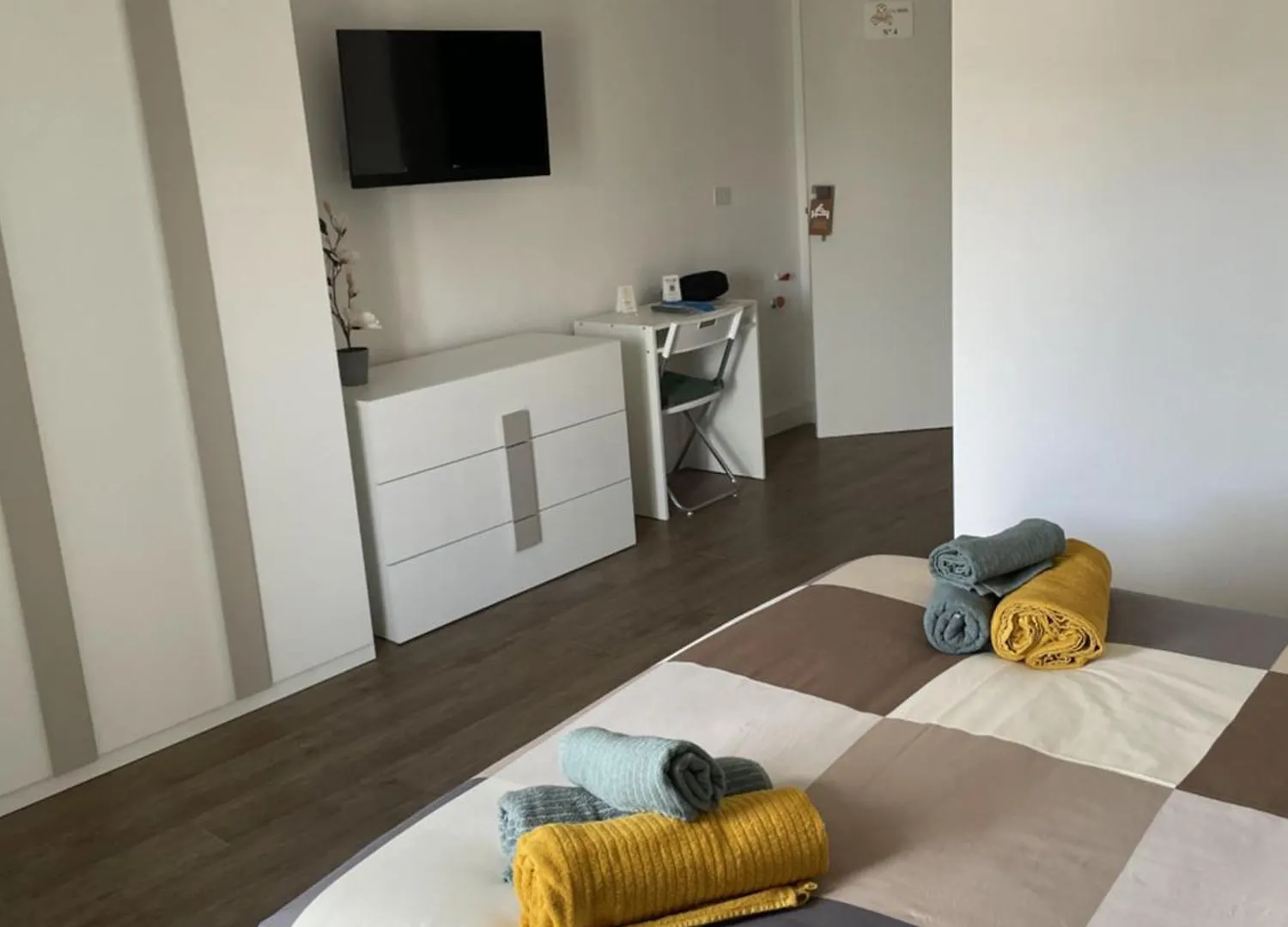 Bed & Breakfast Mama B&B Agira