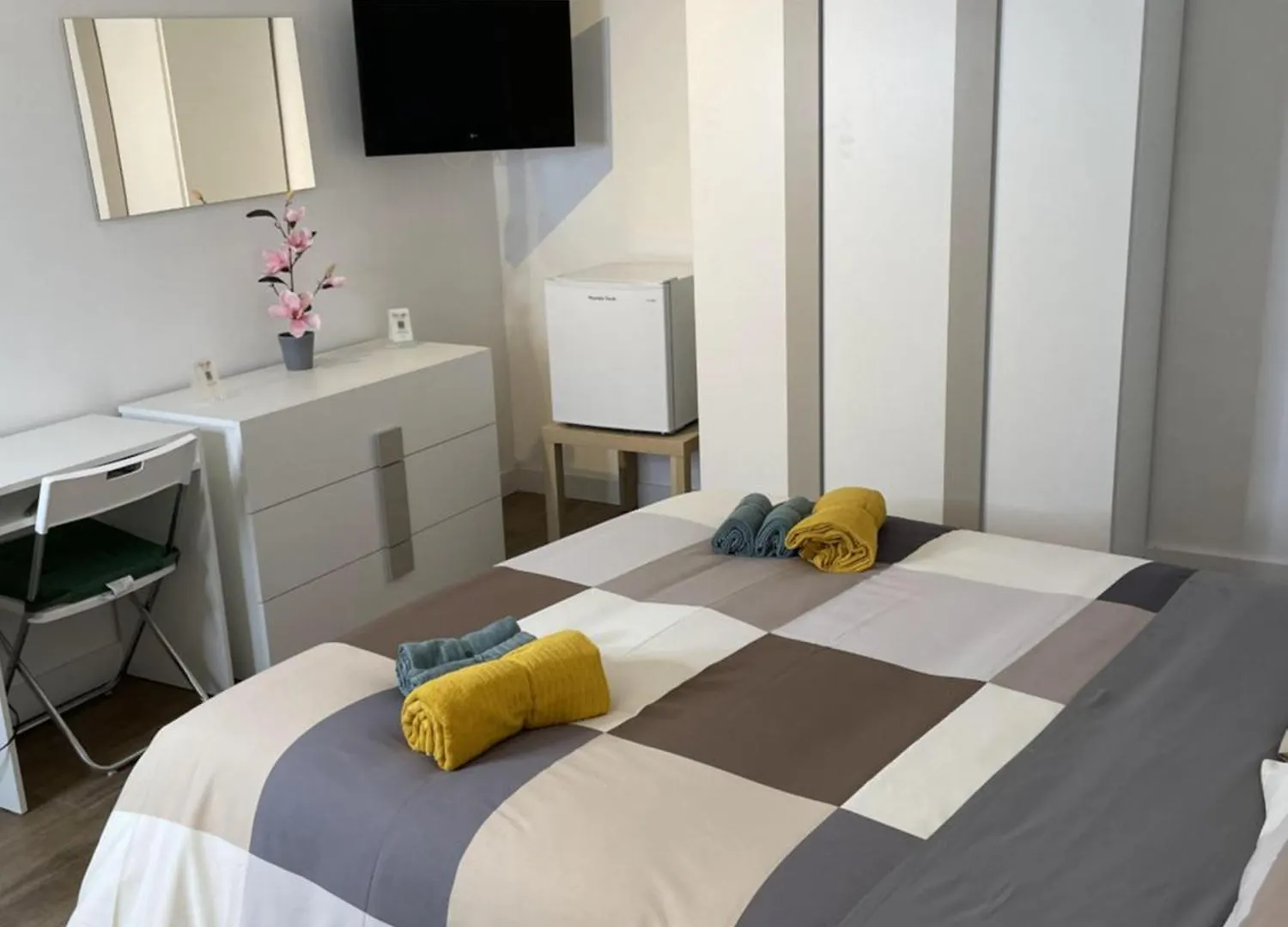 Mama B&B Agira Bed & Breakfast
